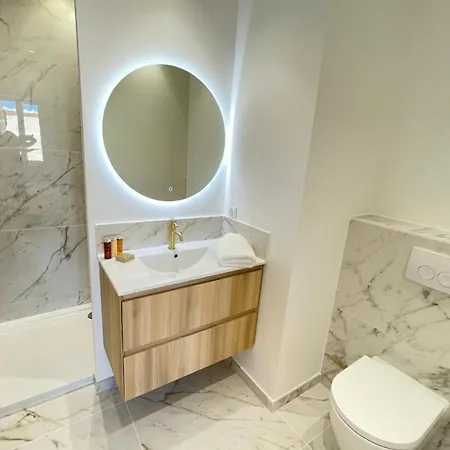 דירה Luxurious 4 Bedrooms 1min Beaches & 3min Palais