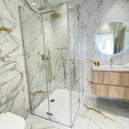 Luxurious 4 Bedrooms 1min Beaches & 3min Palais Канны